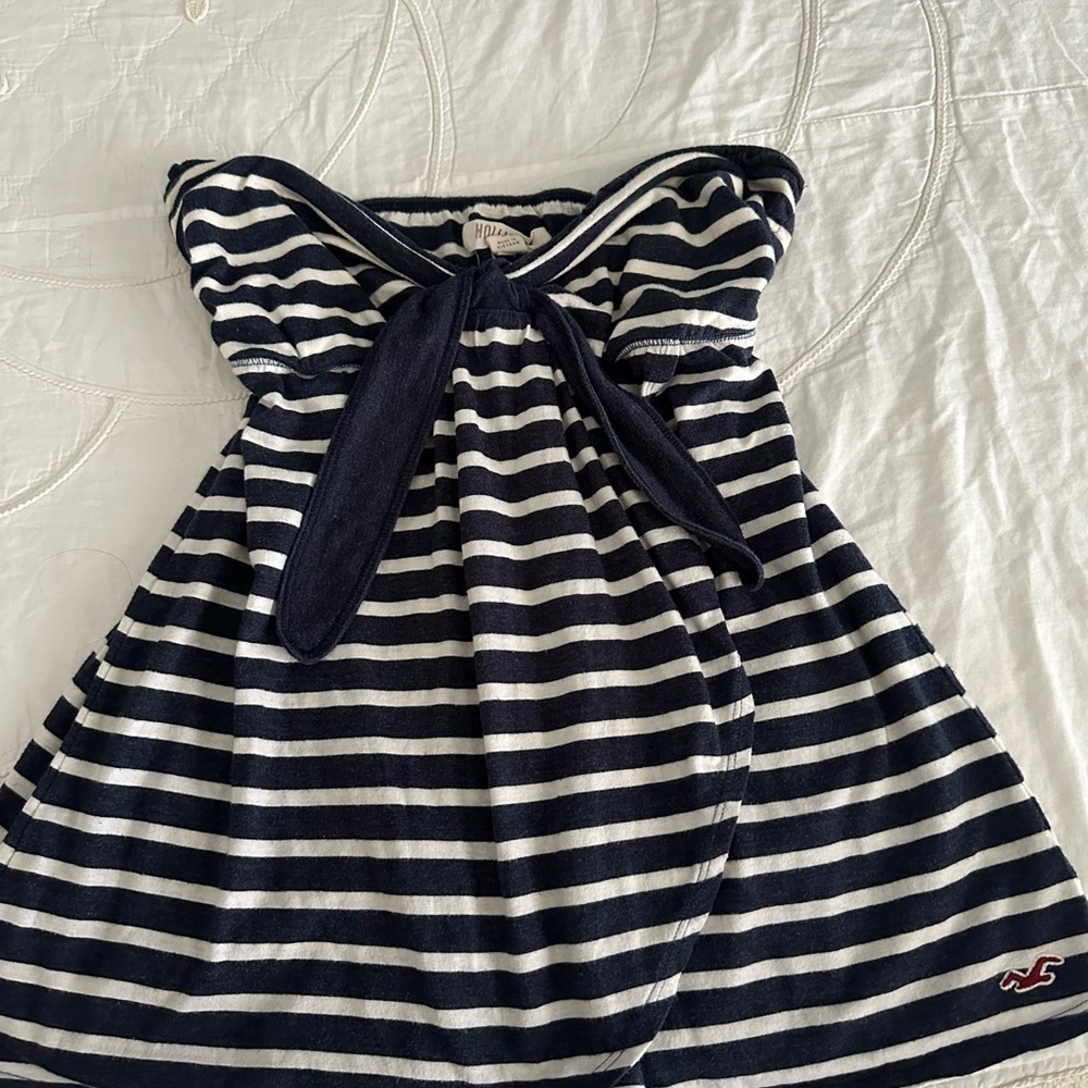 Hollister strapless top